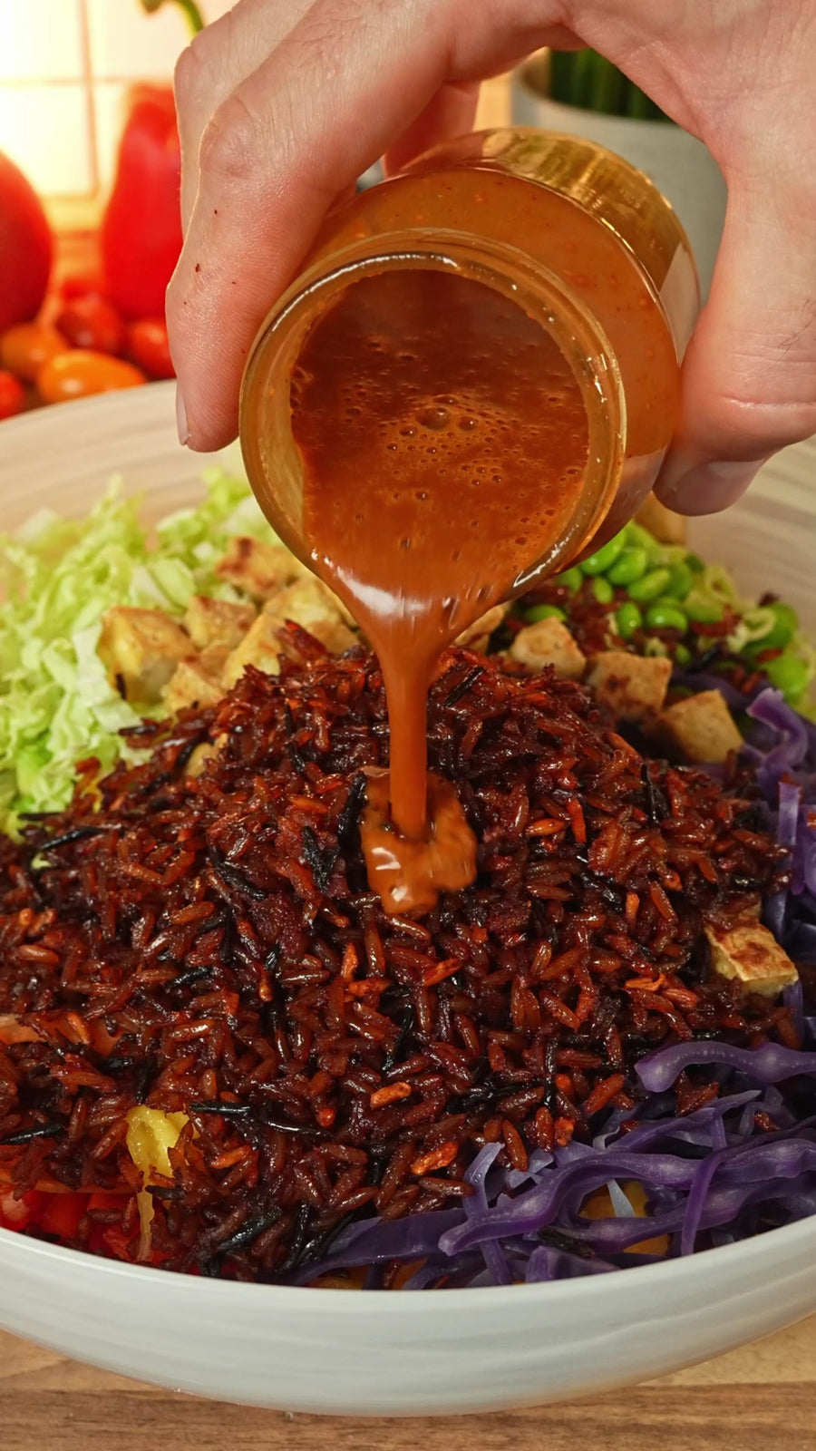 Vegane High Protein Poké Bowl mit Crispy Reis
