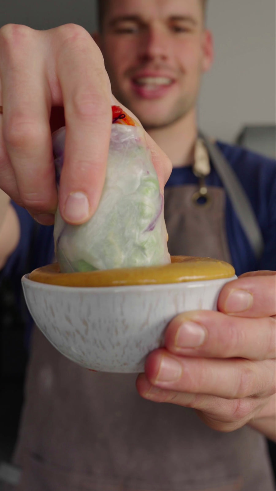 Vegane und proteinreiche Erdnusssoße